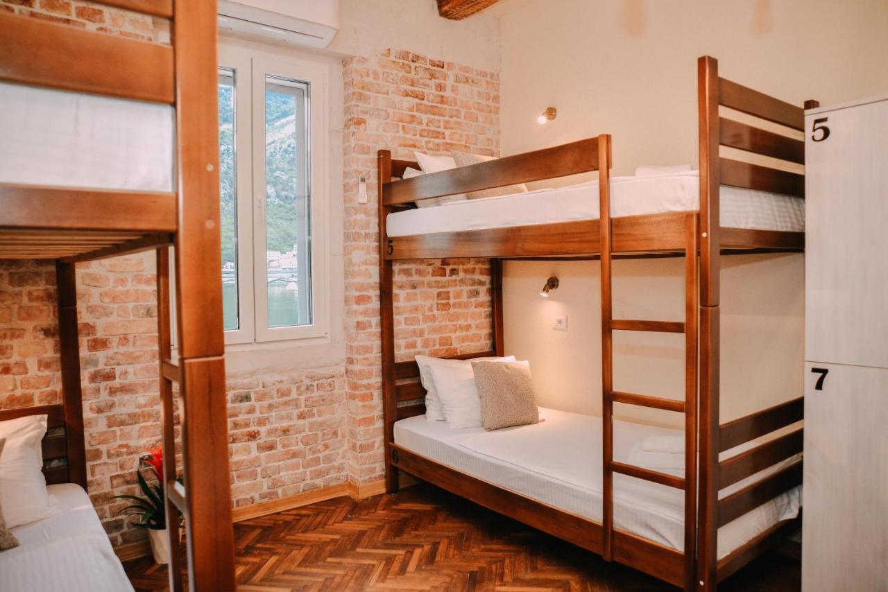 Step To Kotor Bay Guesthouse المظهر الخارجي الصورة