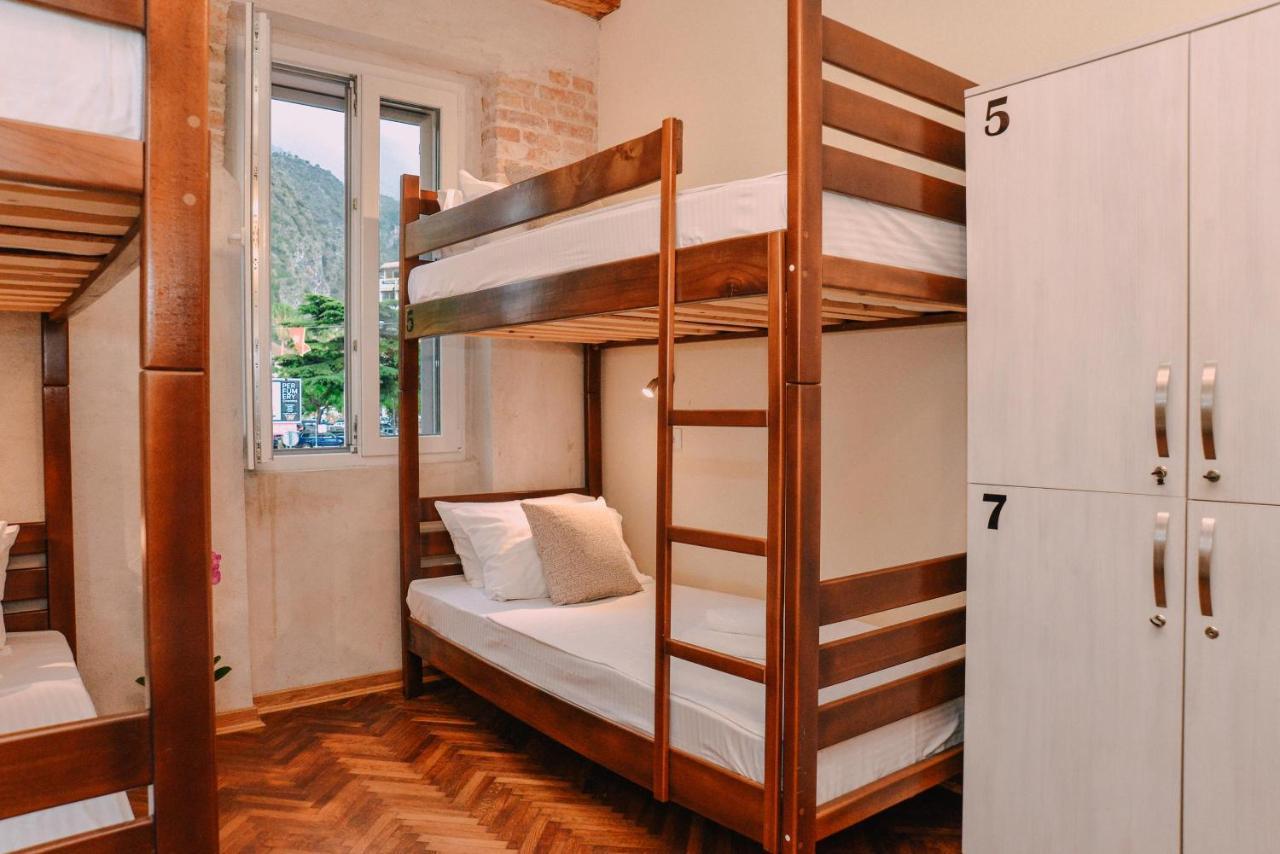 Step To Kotor Bay Guesthouse المظهر الخارجي الصورة